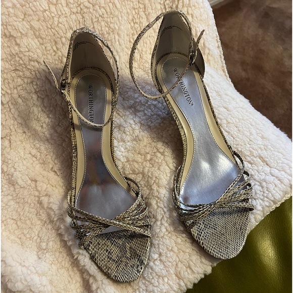 Wedge snakeskin sandals size 10 M - Picture 2 of 9